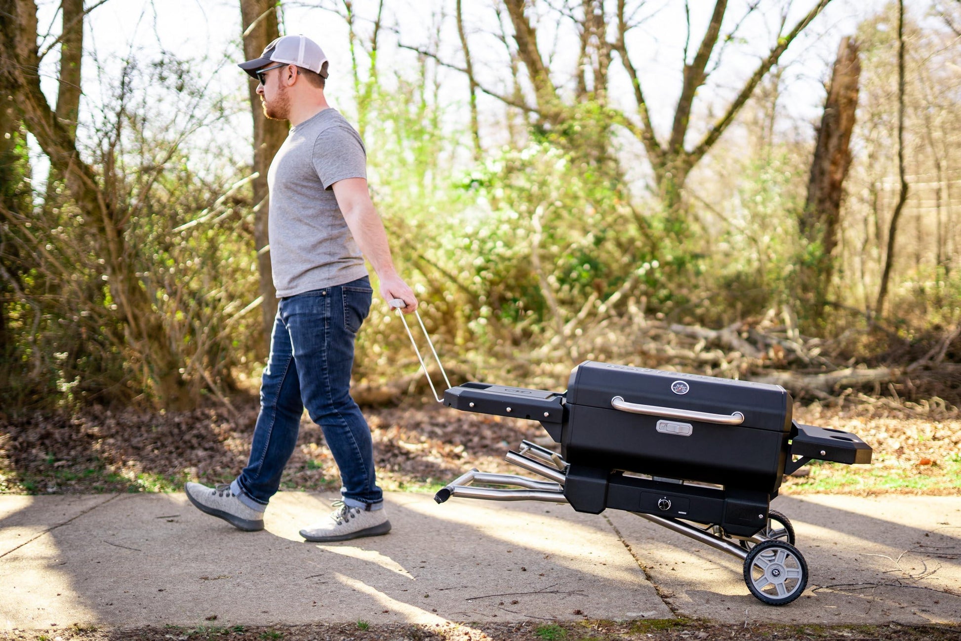 Masterbuilt Parrilla Portátil a Carbón con Carrito Plegable y Control de Temperatura - Parrilleros Aficionados