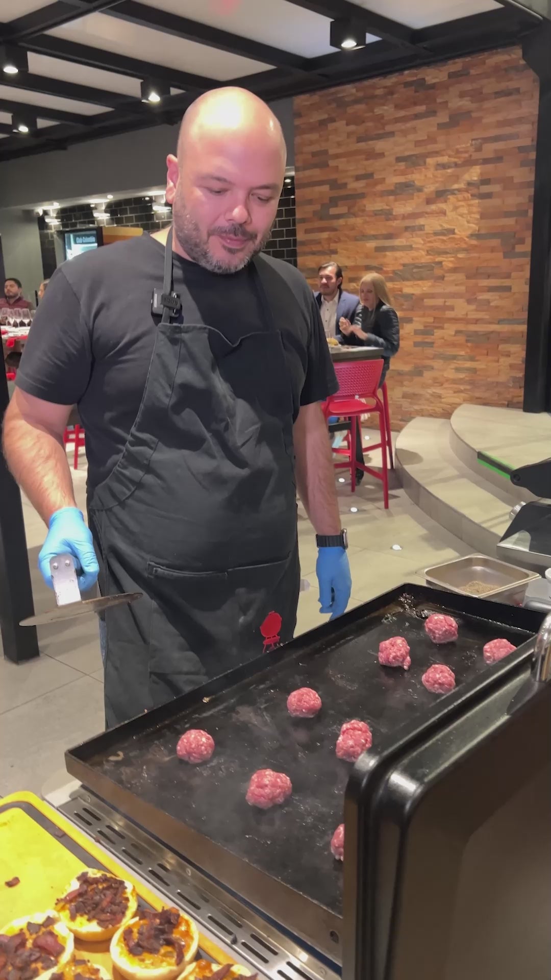 Prensa para hamburguesas aplastadas para plancha